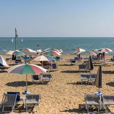 아파트 Adorable With Shared Pool *