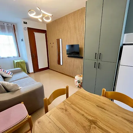 Adorable Modern With Shared Pool *