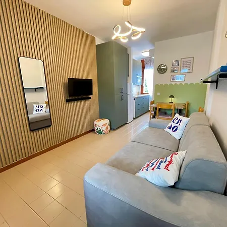 Apartment Adorable Modern With Shared Pool