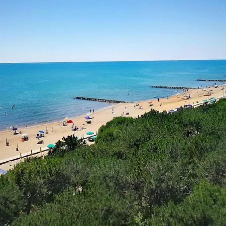 Adorable With Shared Pool Porto Santa Margherita di Caorle