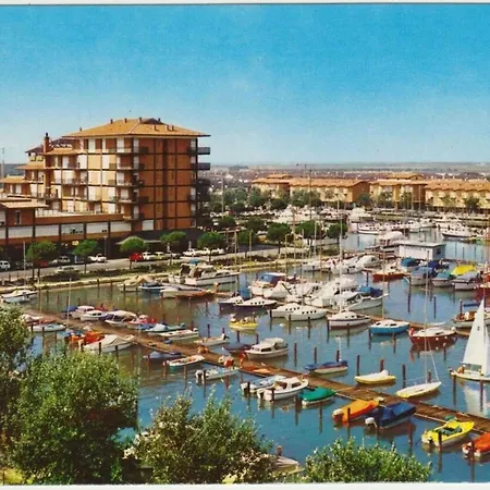 Adorable With Shared Pool * Porto Santa Margherita di Caorle