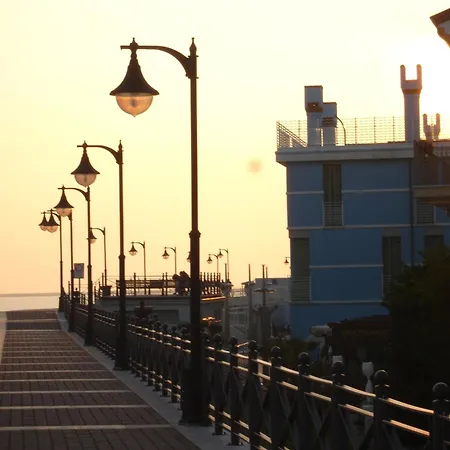 Adorable With Shared Pool Apartament